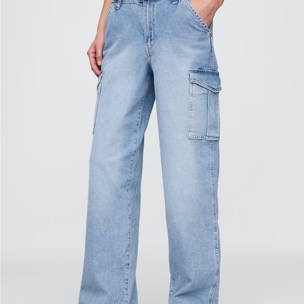 GAP NWT Denim Light Blue Women's Cargo Jeans size 28